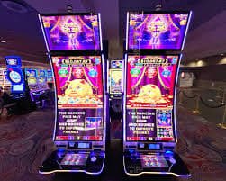 pola mahjong app interface showing live blackjack and slot games